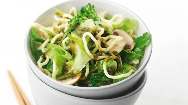 Asian vegetable noodle salad